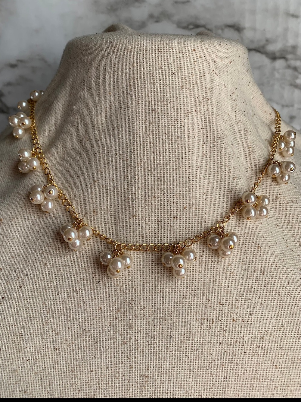 Signed Avon Vintage 1987 Pearlessence Cluster Gold Tone Faux Pearl Necklace 18"